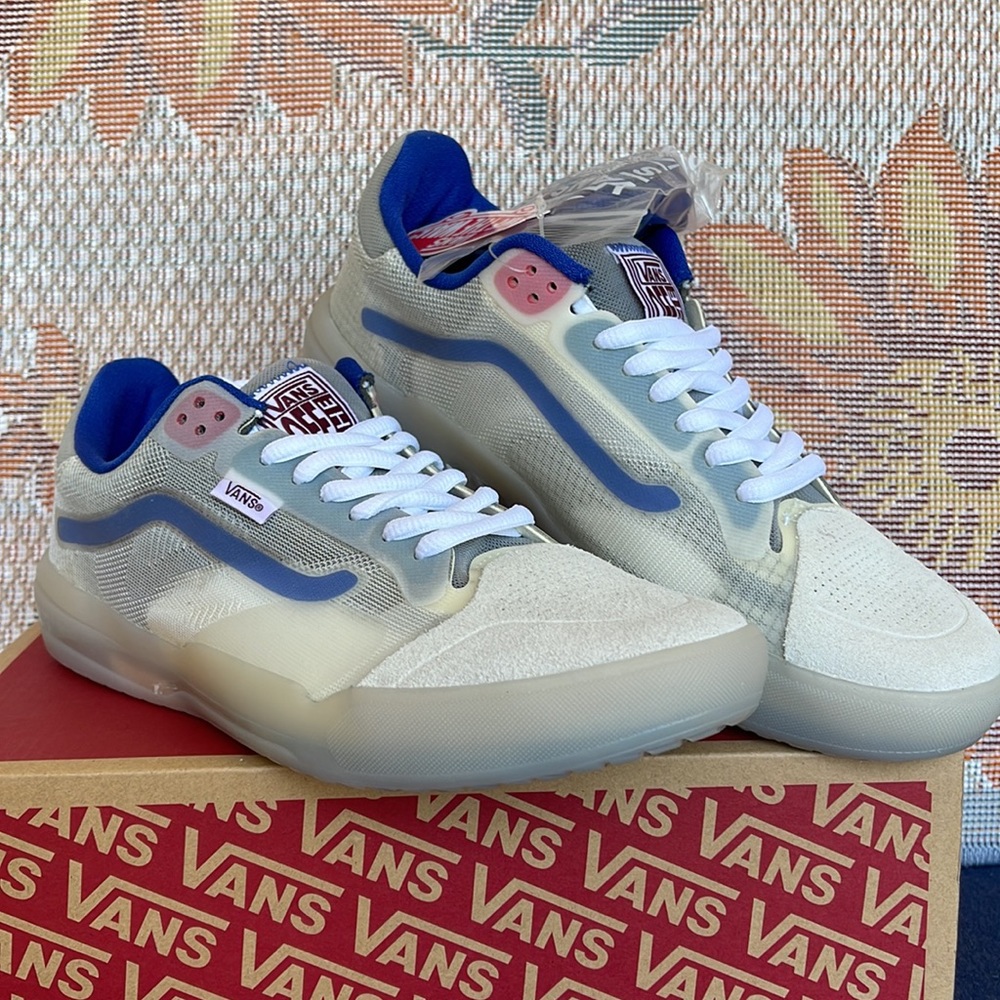 Vans Men’s Evdnt Rw Ultim
Color Wheel Creme
VN0A5DY5982
sneakers - Picture 6 of 16